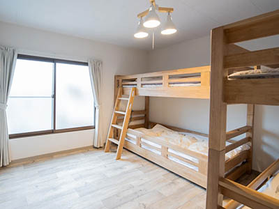 北海道釧路市阿寒観光ハイヤー様が運営するゲストハウス「くしロコ」にゲストハウス４を納品画像3