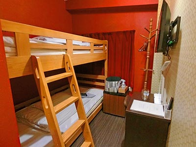 広島県広島市中区のHiroshima Wabisabi Hostel様にゲストハウス２二段ベッドを納品しました。画像2