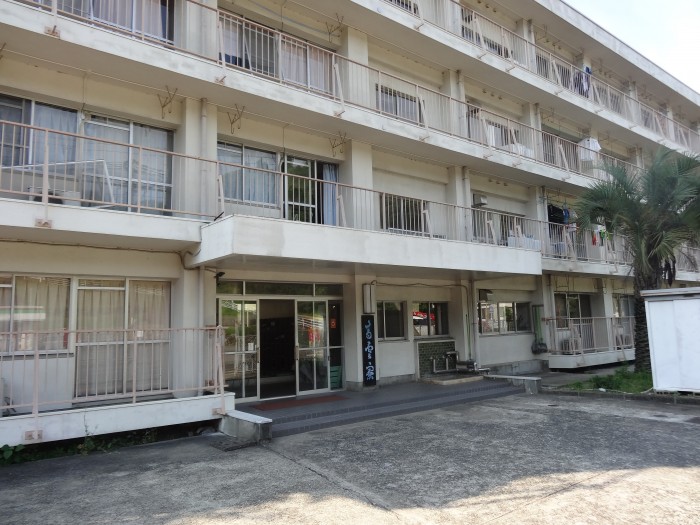 長崎県佐世保市の株式会社吉田眞澄商店様へ業販させて頂き長崎県立鹿町工業高校青雲寮に納品させて頂きました。画像2