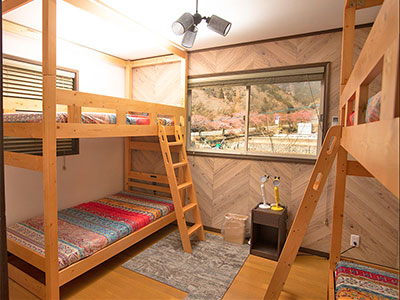 足柄上郡松田町の自然あふれる山の中の極上ゲストハウス
画像2